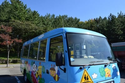 school_bus_device_title_image-2d0aded2